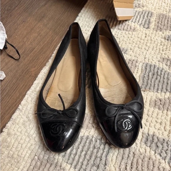CHANEL • Cap Toe Ballet Flats • Black • 39 - Picture 8 of 8